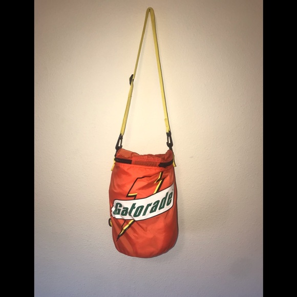 🔥Gatorade over the shoulder bag🔥 - Picture 1 of 4